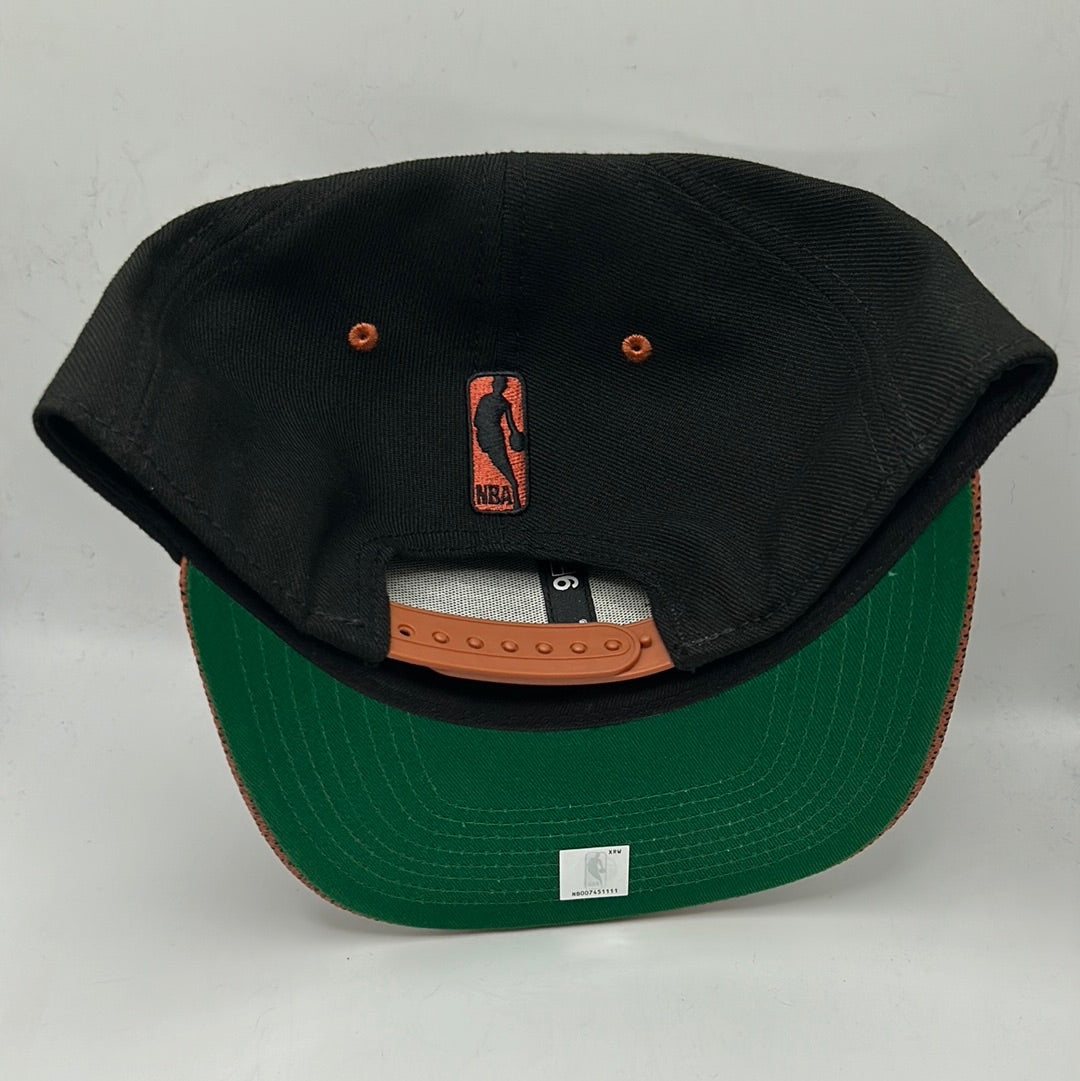 VINTAGE NEW YORK KNICKS NBA NEW ERA 99FIFTY LEATHER VISOR ORIGINAL FIT SNAPBACK