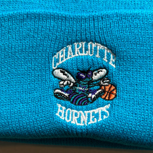 VINTAGE CHARLOTTE HORNETS NBA KNIT POM BEANIE