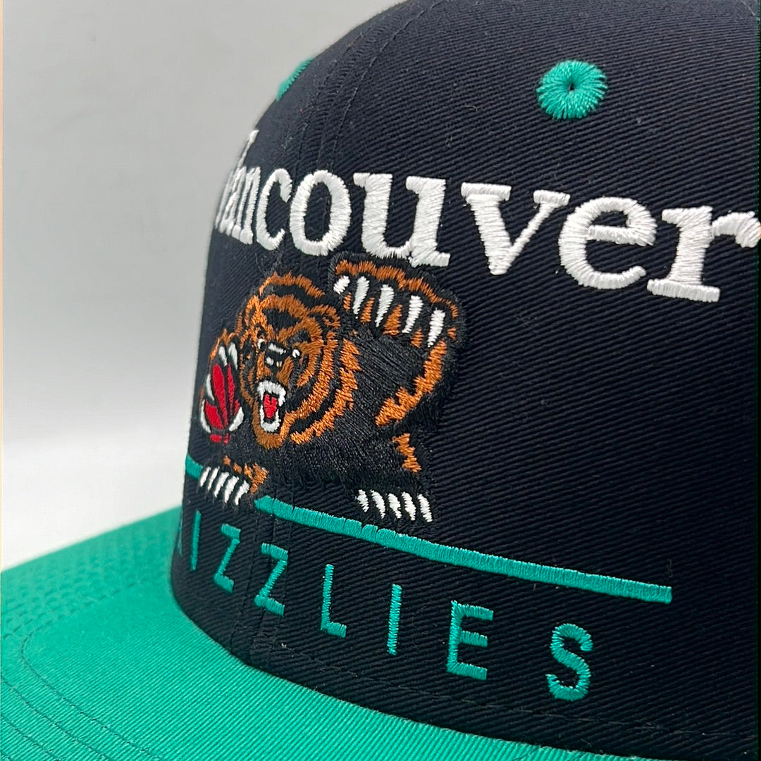 Vintage Vancouver Grizzlies NBA Adidas Black/Turquoise Snapback Hat