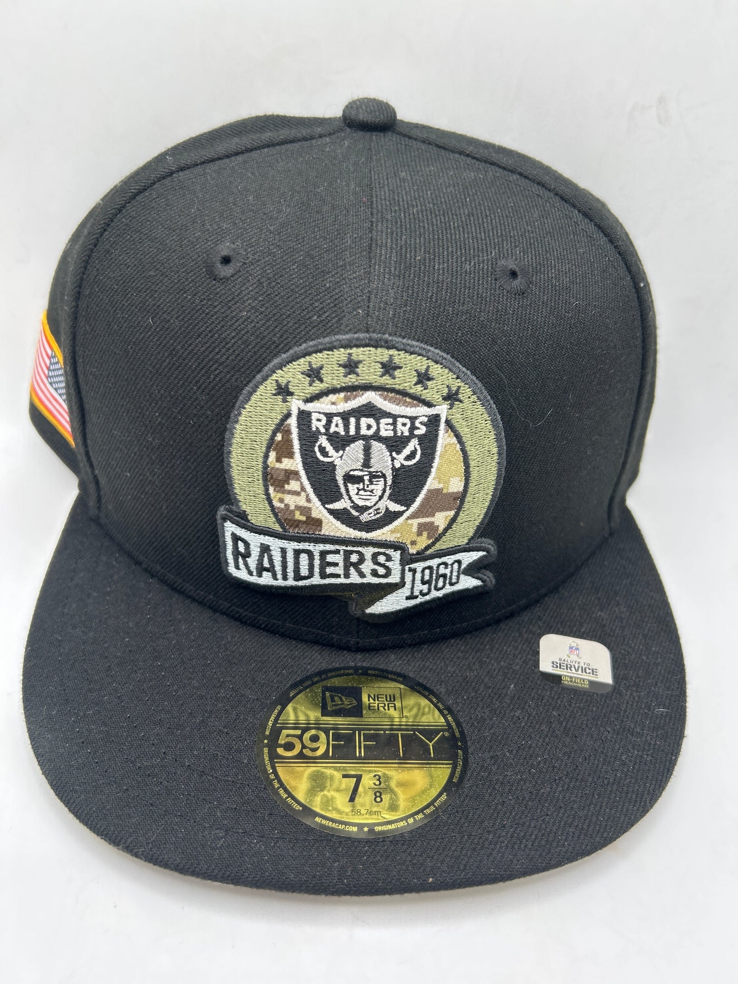 Las Vegas Raiders NFL Salute To Serve 2022 59Fifty Fitted Hat