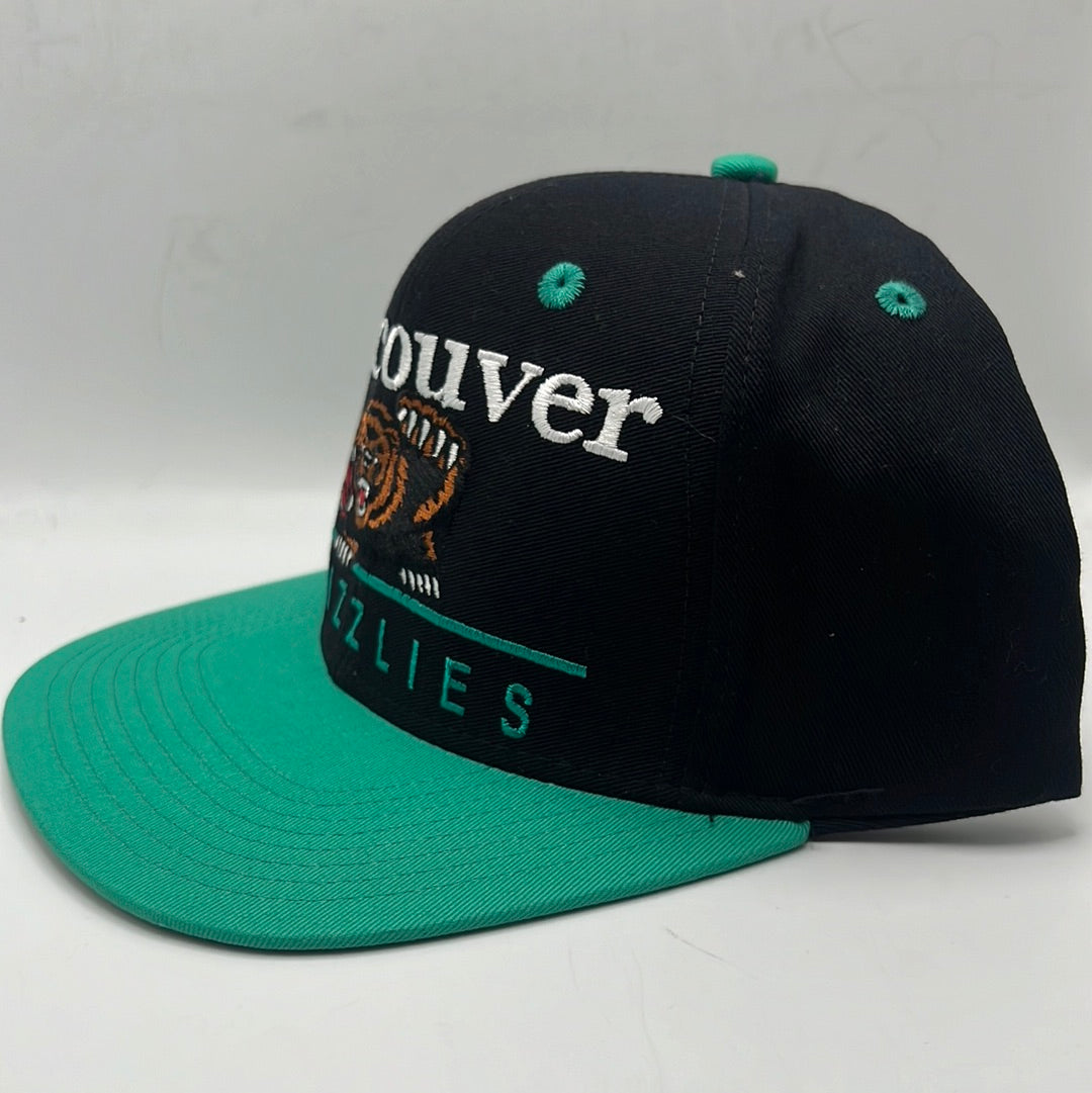 Vintage Vancouver Grizzlies NBA Adidas Black/Turquoise Snapback Hat