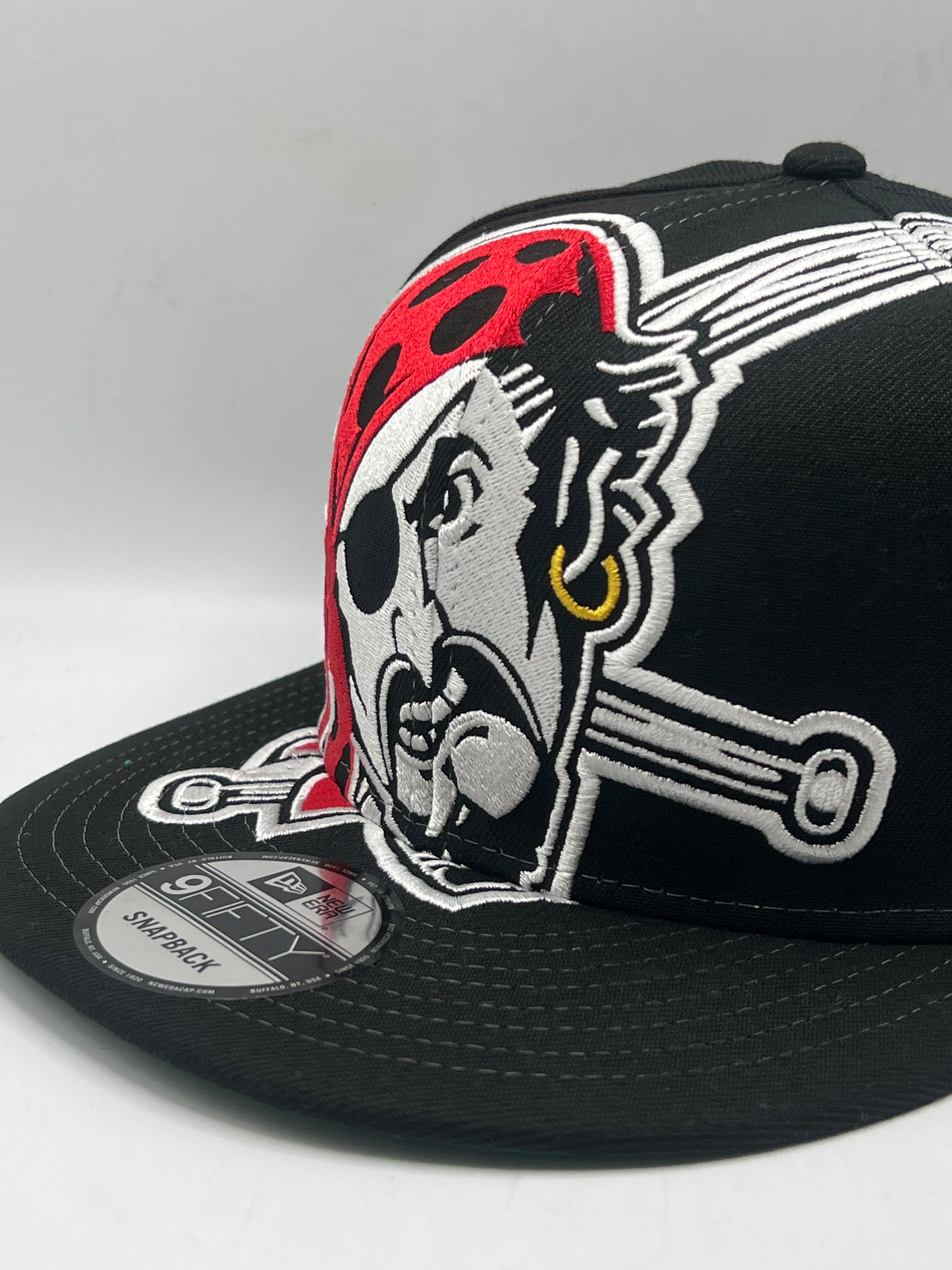 Pittsburgh Pirates MLB Oversized Logo New Era 9Fifty Snapback