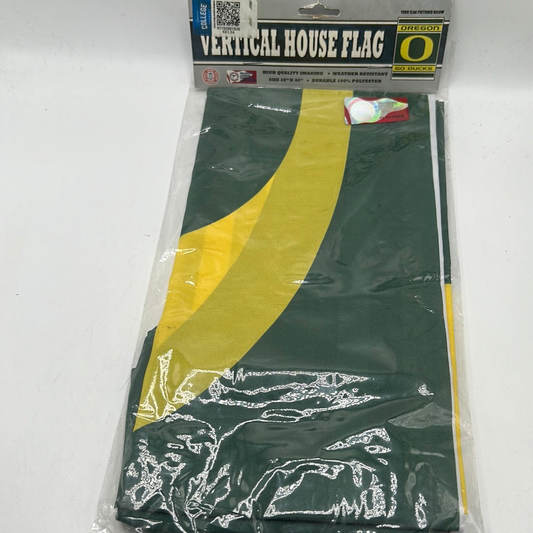 Oregon Collegiate Licensed Vertical House Flag 28"X40"