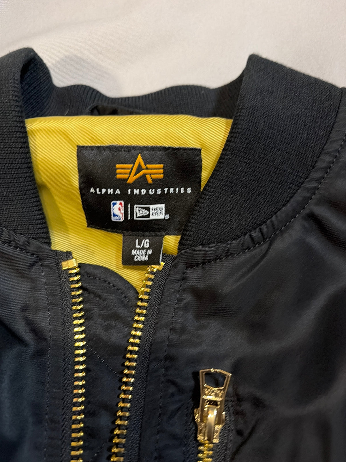 Los Angeles Lakers NBA NEW ERA WOMEN CROPPER BOMBER JACKET