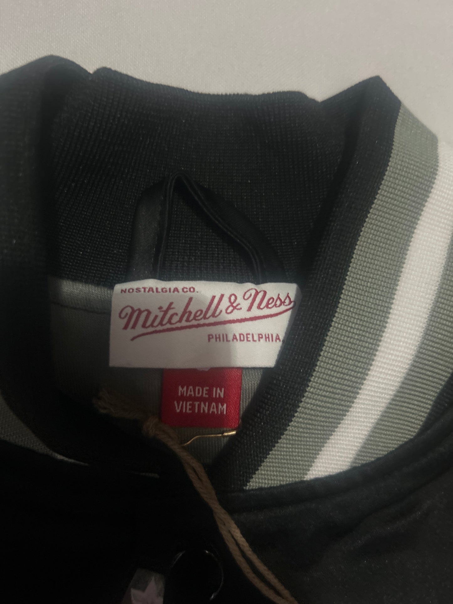 Los Angeles Kings NHL Lightweight Jacket