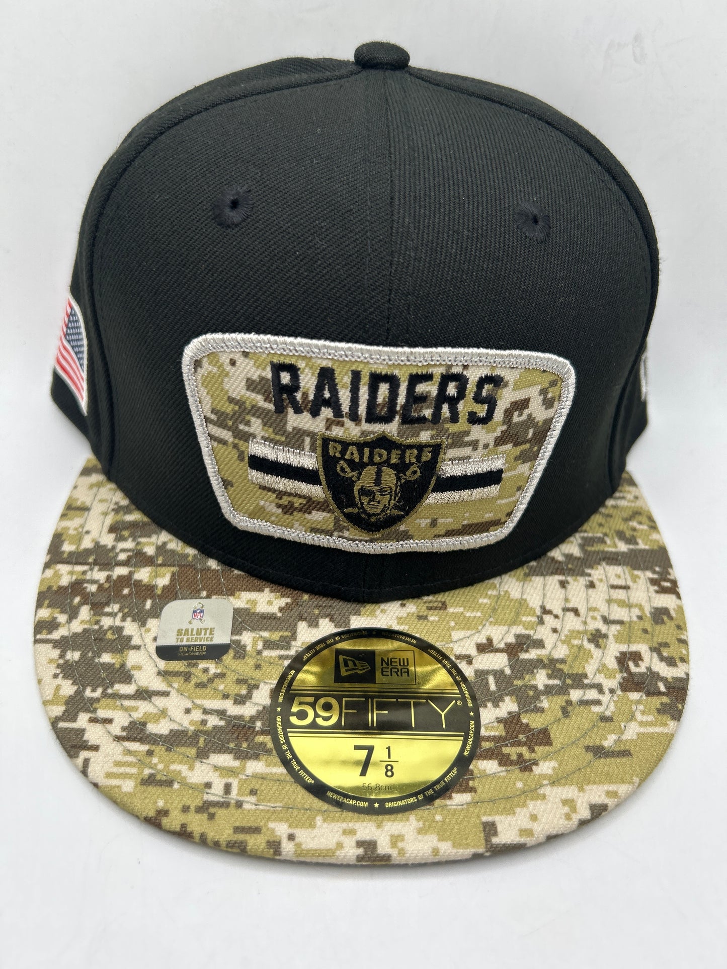 Las Vegas Raiders NFL New Era 59Fifty Salute to Serve Fitted Hat
