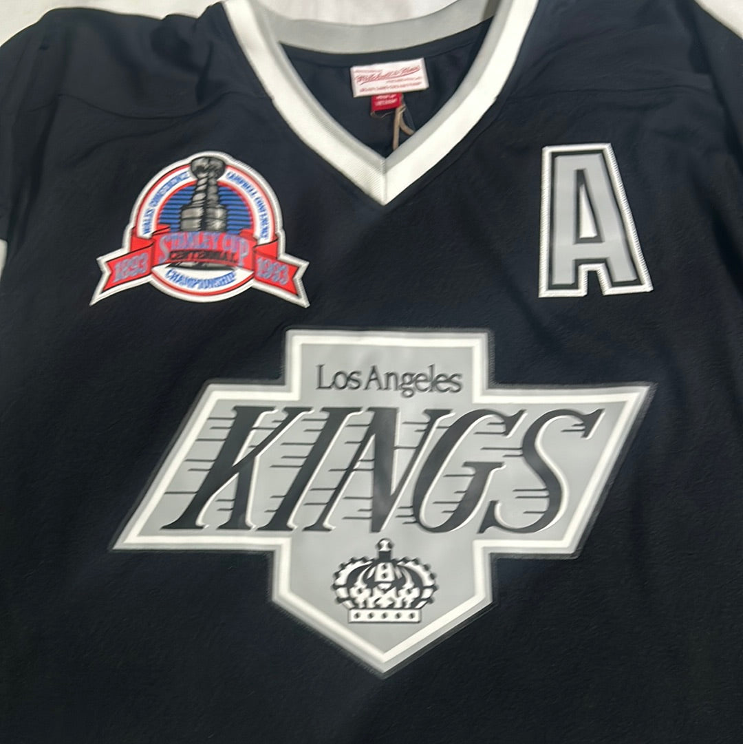 Los Angeles Kings NHL Mitchell and Ness Nostalgia Co #20 Luc Robitaille Captain Patch 1992/1993 Blue Line Collection Men Vintage Jersey - Black