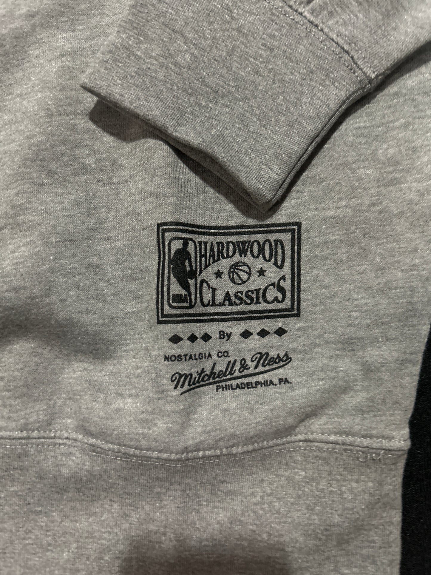 Cleveland Cavaliers NBA Hardwood Classics Mitchell & Ness Crewneck Men Sweater