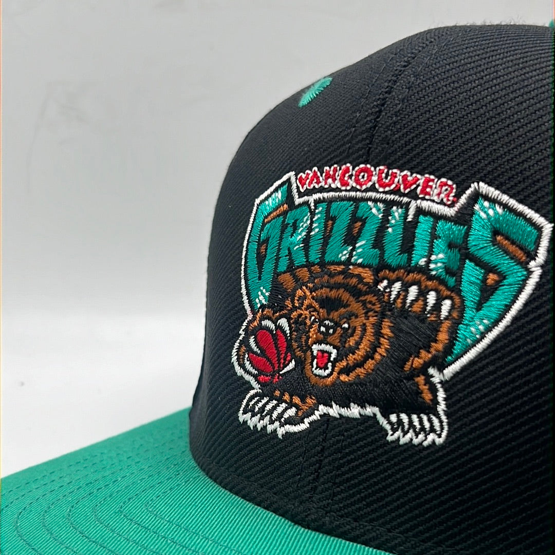 Vintage Vancouver Grizzlies NBA Adidas Hardwood Classic Black/Turquoise Snapback Hat