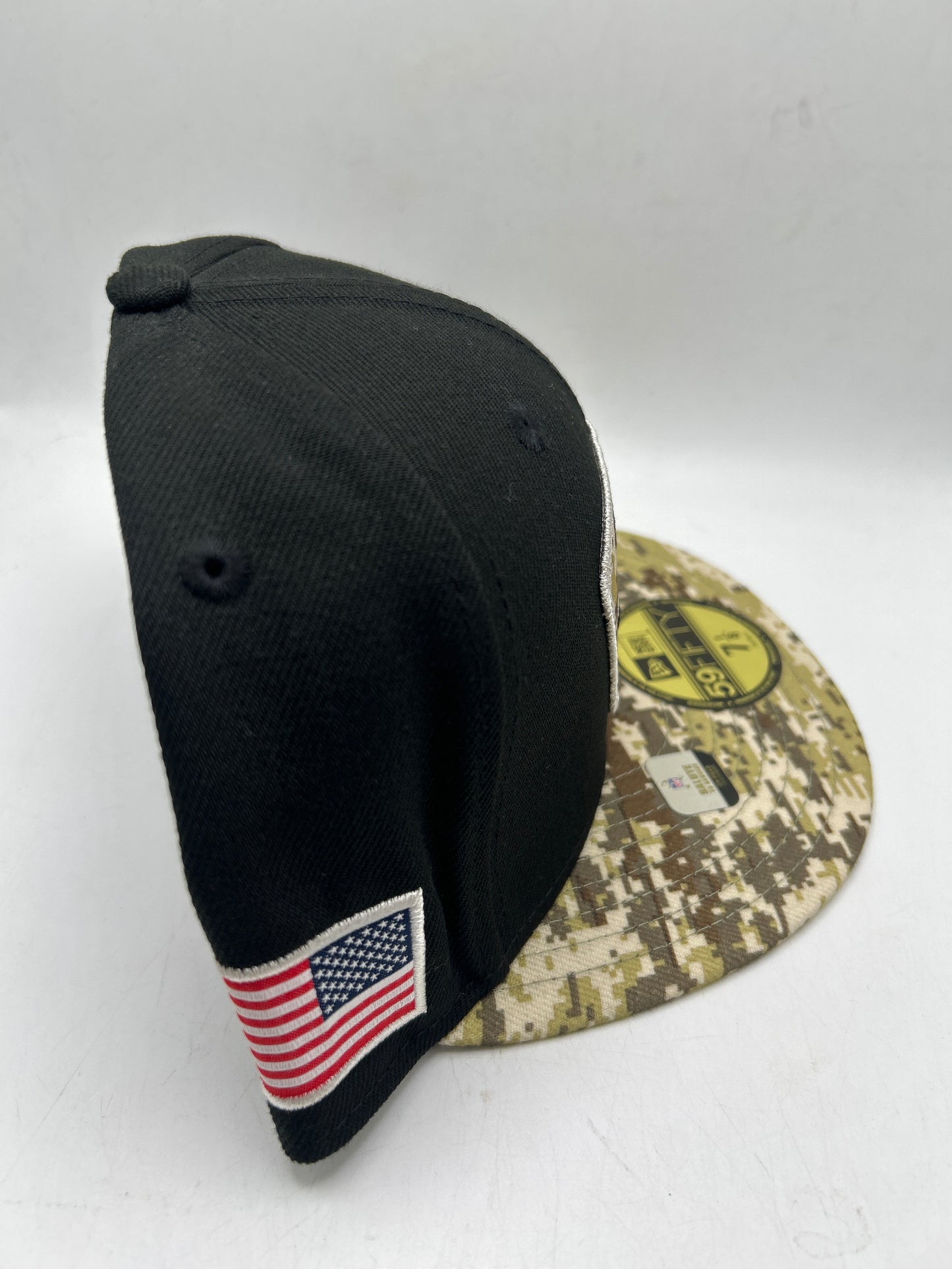 Las Vegas Raiders NFL New Era 59Fifty Salute to Serve Fitted Hat