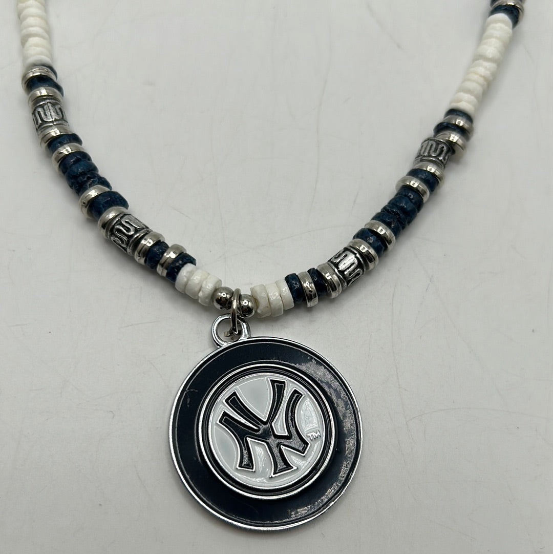 New York Yankees MLB Officially Licensed Shell 18in Necklace