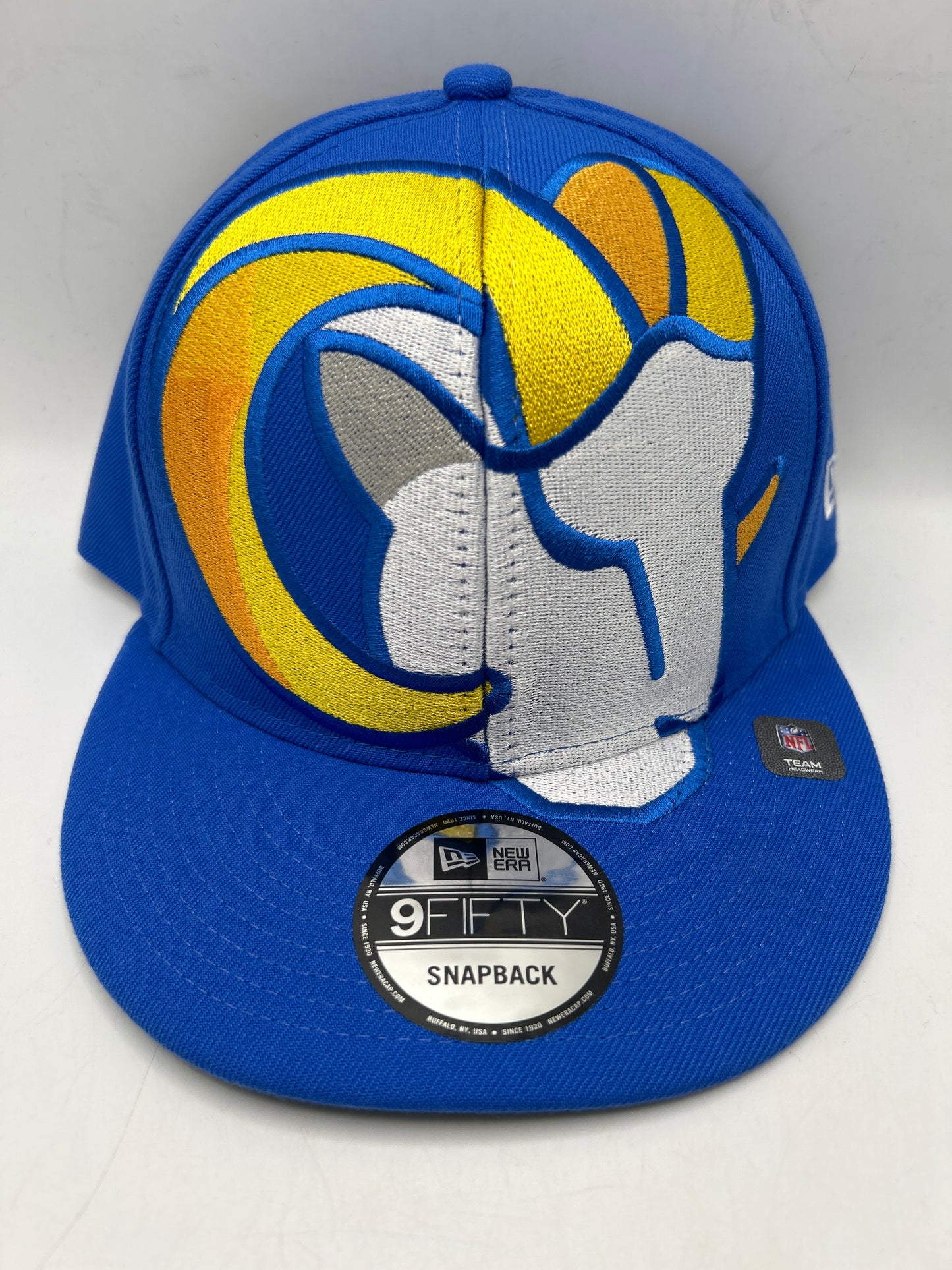 Los Angeles Rams NFL New Era 59Fifty Oversized Logo Snapback