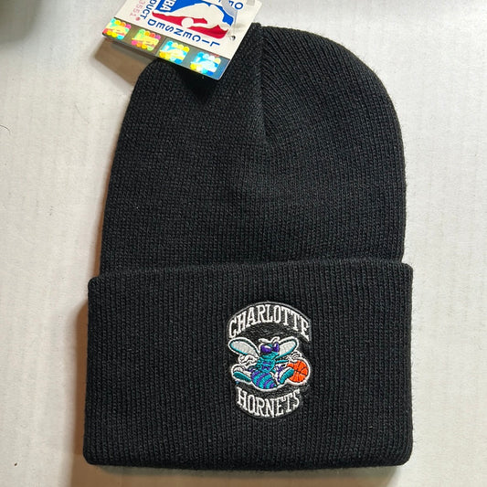 VINTAGE CHARLOTTE HORNETS NBA KNIT BEANIE