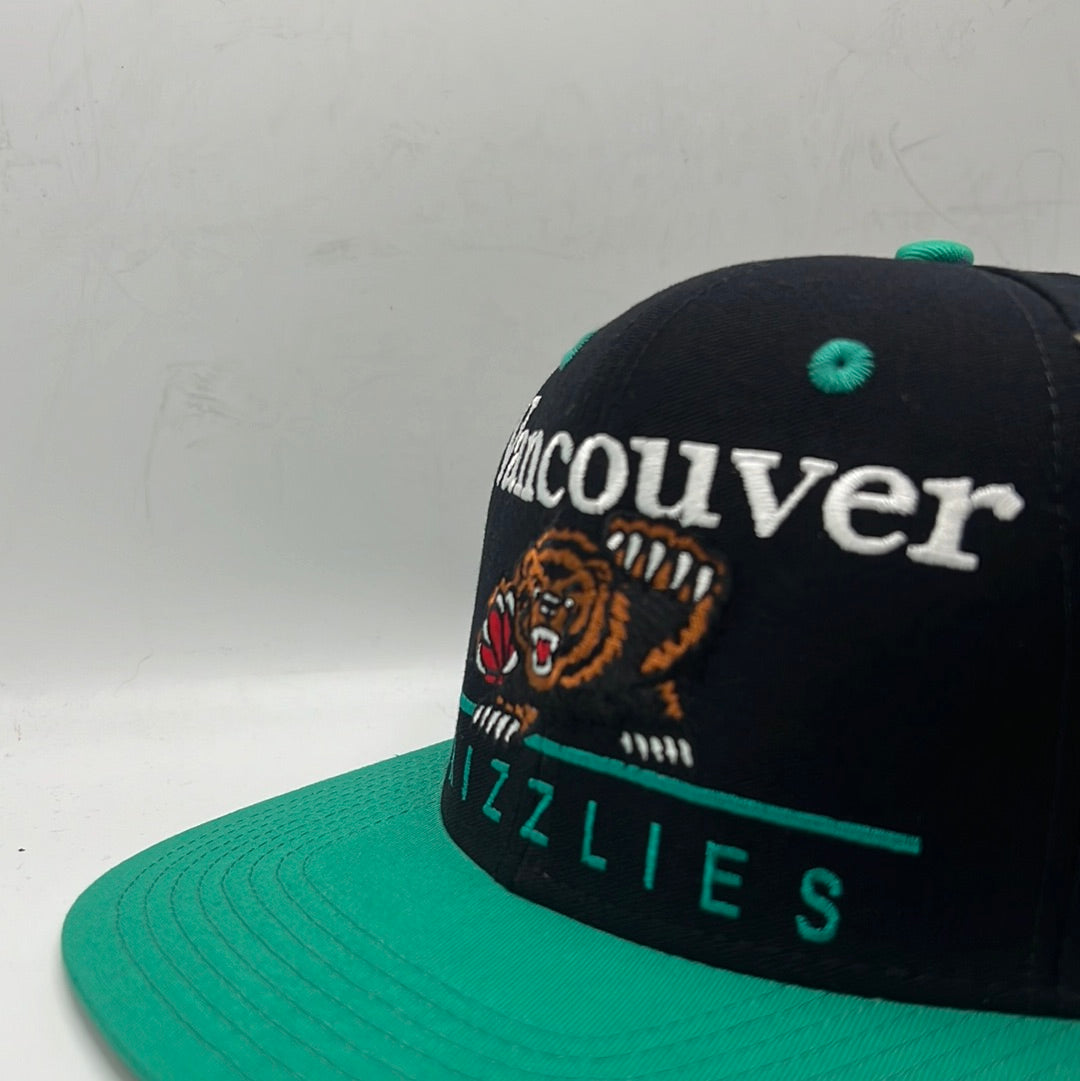 Vintage Vancouver Grizzlies NBA Adidas Black/Turquoise Snapback Hat