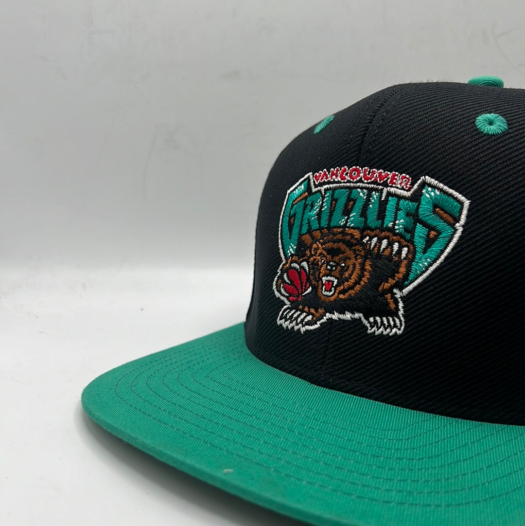 Vintage Vancouver Grizzlies NBA Adidas Hardwood Classic Black/Turquoise Snapback Hat