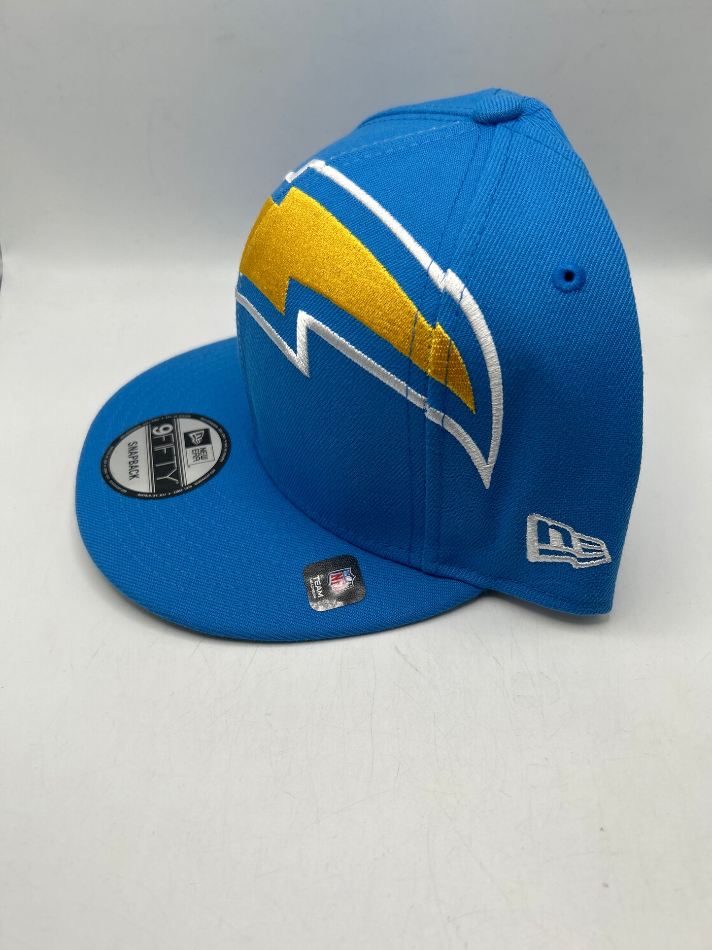 Los Angeles Chargers NFL New Era 59Fifty Oversized Logo Snapback