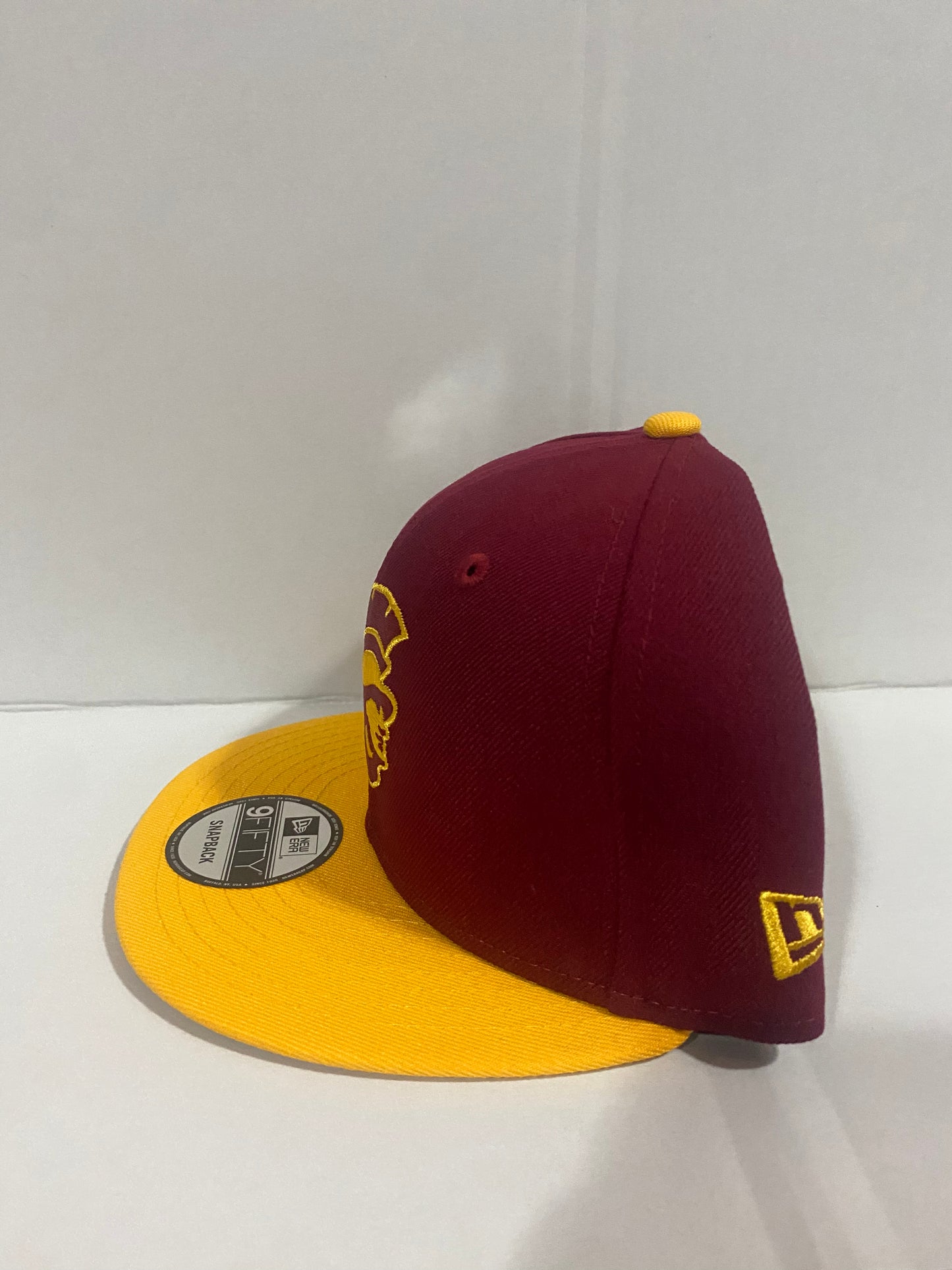 USC Trojans 9Fifty New Era Burgundy/Golden Yellow with Official Logo Snapback