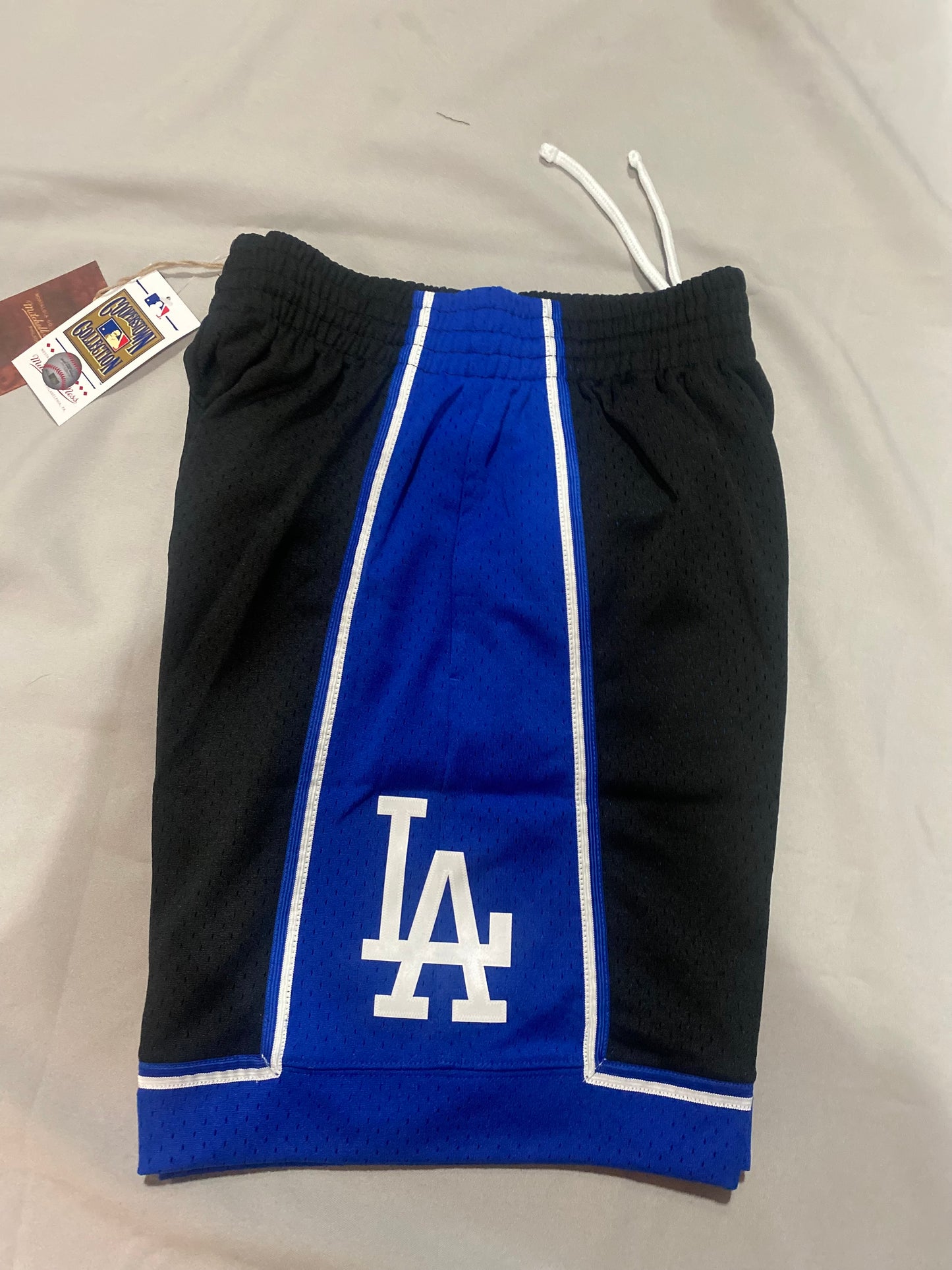 Los Angeles Dodgers MLB Mitchell & Ness Cooperstown Collection Mens Mesh Shorts Black/Royal Blue