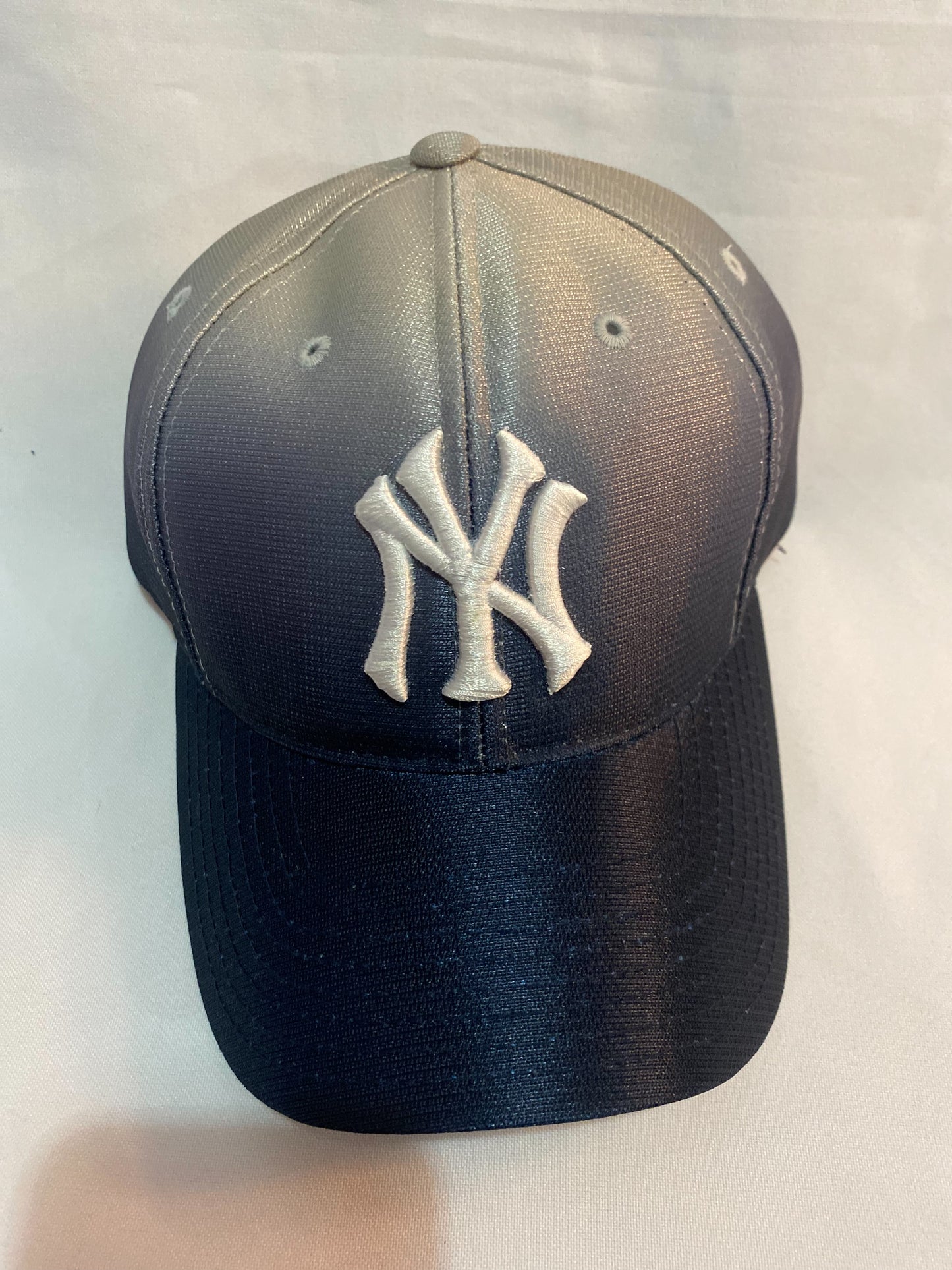 New York Yankees Ombré Puma Adjustable Hat